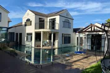 11 Manor Park, Sunnyhills