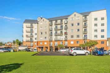 4C/17 Crown Lynn Place, New Lynn