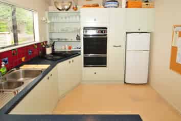 4 Dungarvon Place, Omaha