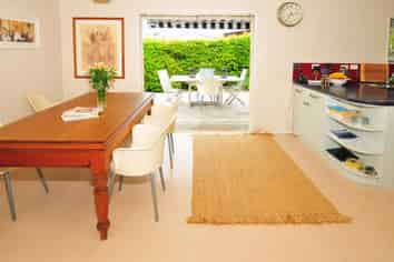 4 Dungarvon Place, Omaha