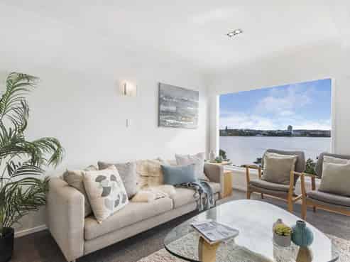 9/198 Hurstmere Road, Takapuna