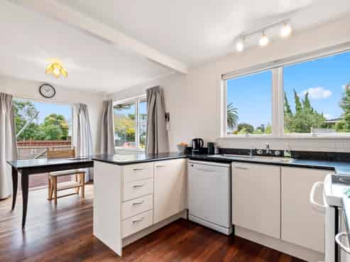 93 Edgewater Drive, Pakuranga