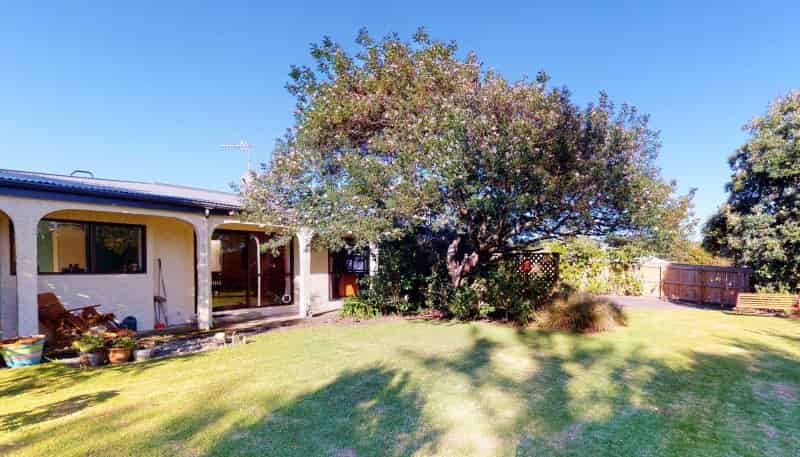 16 Arataki Grove, Waitarere Beach