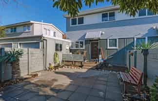 26 Farnham Avenue, Highbury