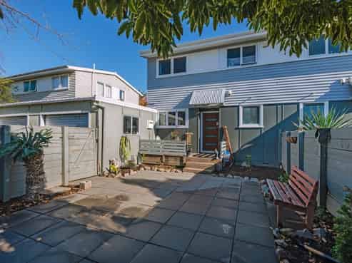 26 Farnham Avenue, Highbury