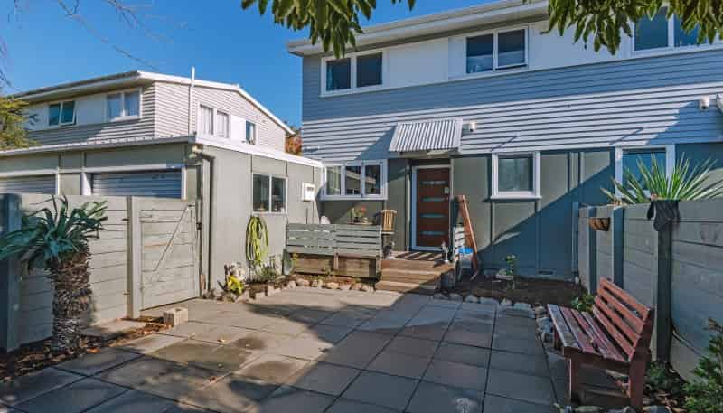 26 Farnham Avenue, Highbury