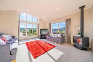 11 James Nairn Grove, Riverstone Terraces