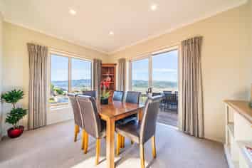 11 James Nairn Grove, Riverstone Terraces