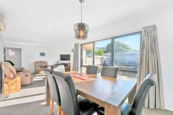 64 Percy Kinsman Crescent, Riverstone Terraces