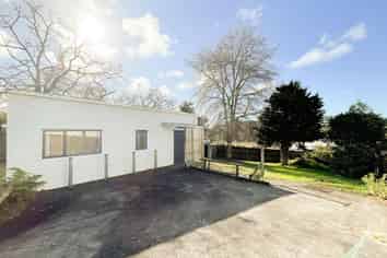 127a Lancaster Road, Beach Haven