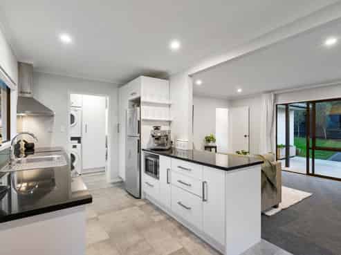 1/22 Derwent Crescent, Titirangi