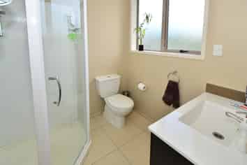 44 Saltwood Street, Red Beach