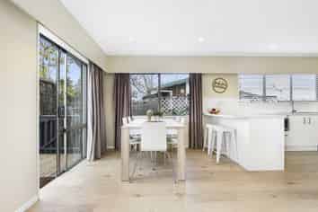 6 Glendale Drive, Dinsdale