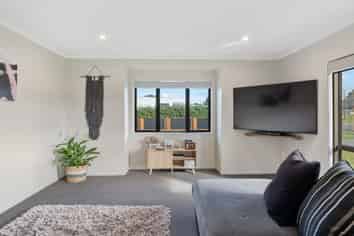 3 Mercade Close, Stratford