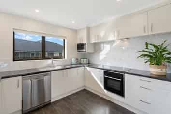 3 Mercade Close, Stratford