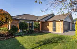8 Solstone Drive, 