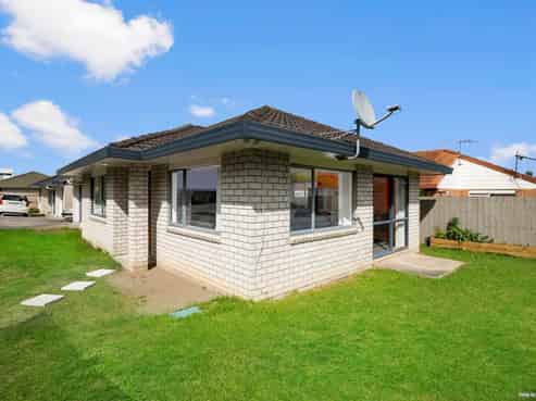 55 Robert Skelton Place, Clendon Park