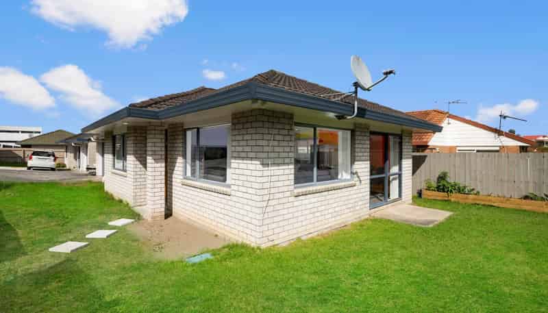 55 Robert Skelton Place, Clendon Park