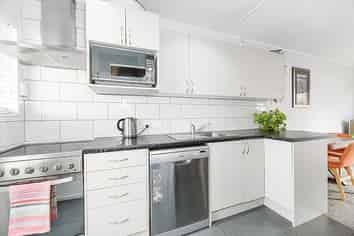 2/11 Alston Avenue, Kelston