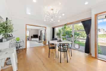 145 Tirimoana Road, Te Atatu South