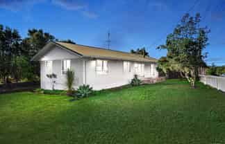 145 Tirimoana Road, Te Atatu South