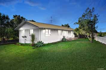 145 Tirimoana Road, Te Atatu South