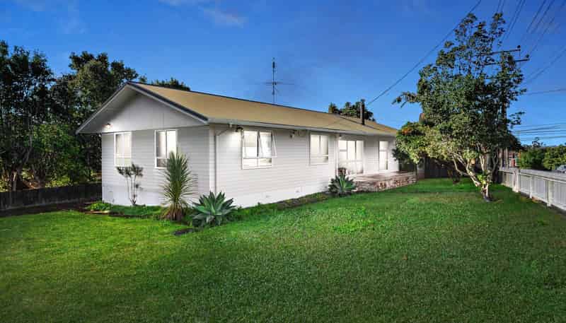 145 Tirimoana Road, Te Atatu South