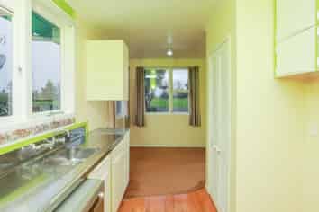 112 Saxbys Road, Deanwell