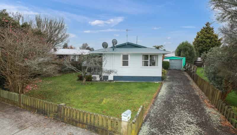 112 Saxbys Road, Deanwell