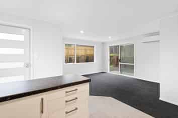 2/31 Evans Road, Glen Eden