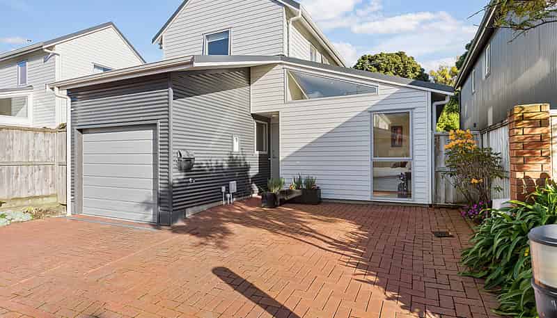 14/36 Dee Street, Island Bay