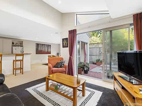 14/36 Dee Street, Island Bay