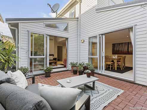 14/36 Dee Street, Island Bay