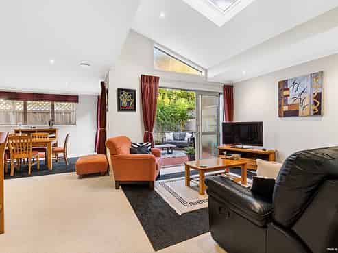 14/36 Dee Street, Island Bay