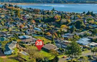 28 Takapu Street, Matua