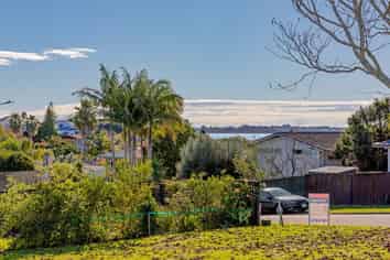 28 Takapu Street, Matua