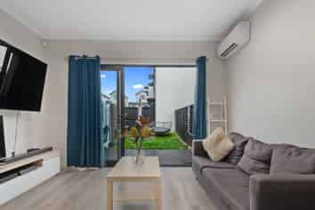 21 Kerewhenua Crescent, Hobsonville