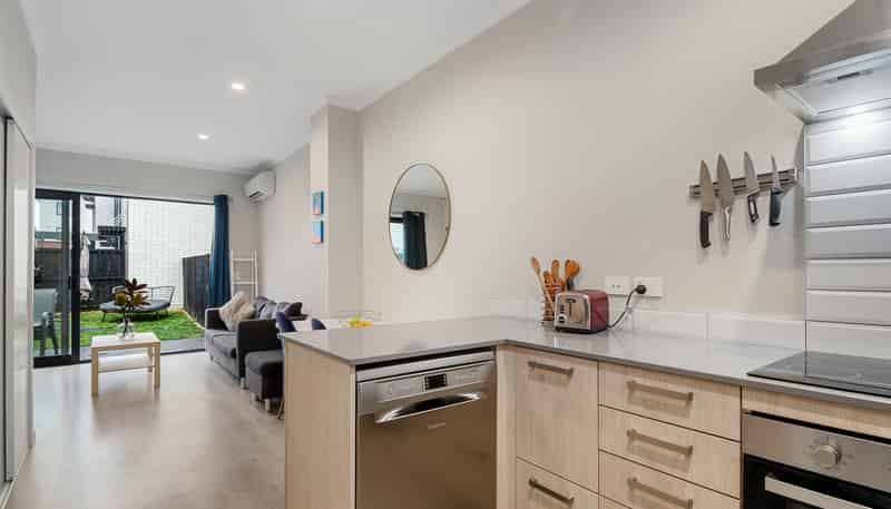 21 Kerewhenua Crescent, Hobsonville