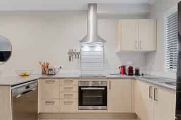 21 Kerewhenua Crescent, Hobsonville