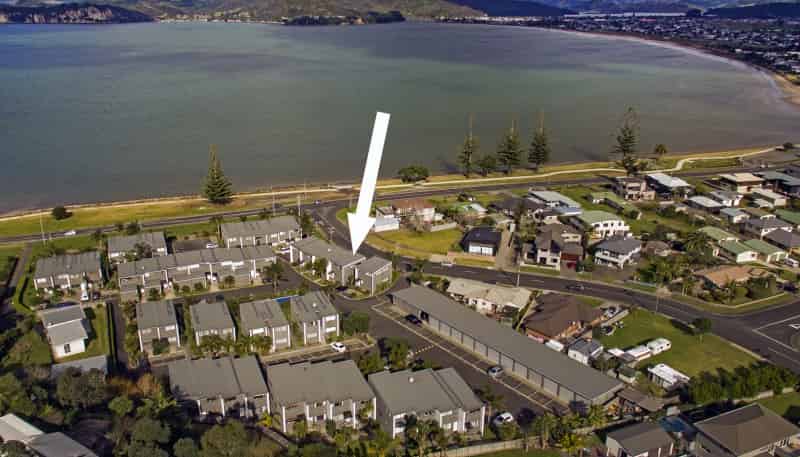 2/1 Centennial Drive, 