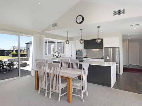 10 Silver Peaks Drive, West Melton