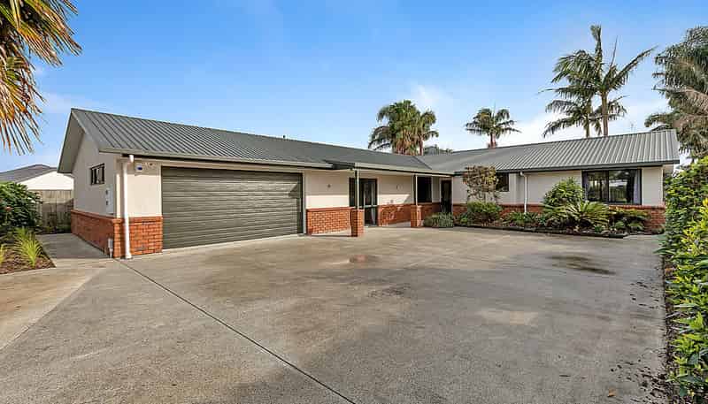 13 Bermuda Place, One Tree Point