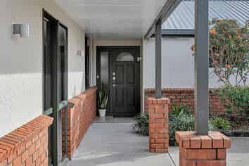 13 Bermuda Place, One Tree Point