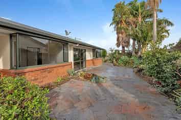 13 Bermuda Place, One Tree Point