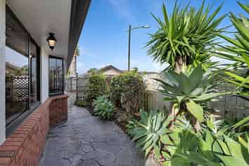 13 Bermuda Place, One Tree Point