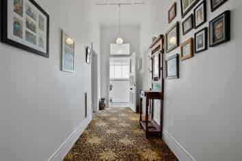 208 Queen Street, Thames