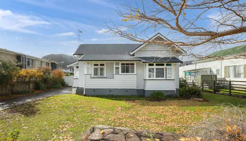 208 Queen Street, Thames