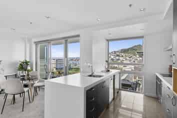 9J/245 Wakefield Street, Te Aro