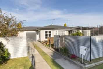 4 Cranby Crescent, Onekawa