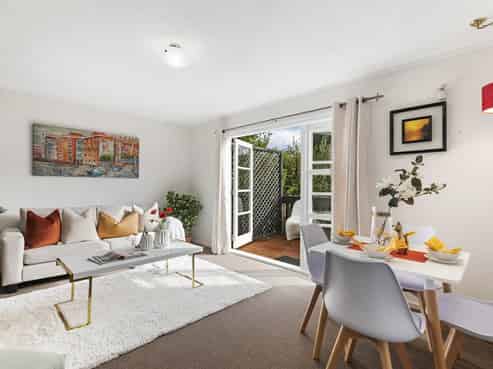 1/23a Cliff Road, Torbay